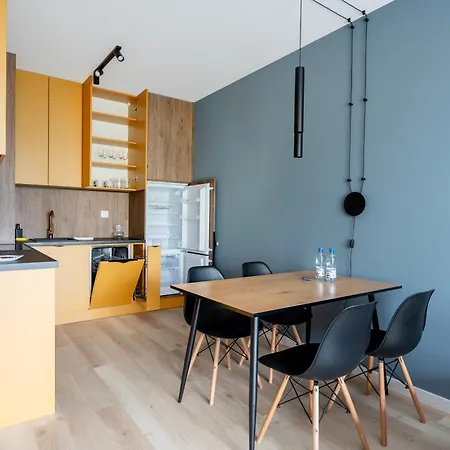 Wieniawskiego Chic By Bookinghost