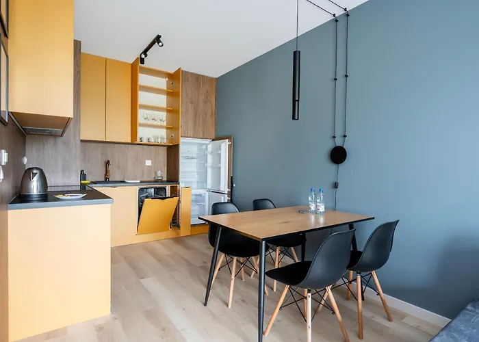 Wieniawskiego Chic By Bookinghost