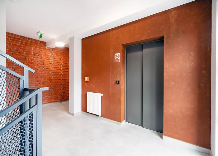 Wieniawskiego Chic By Bookinghost * 罗兹