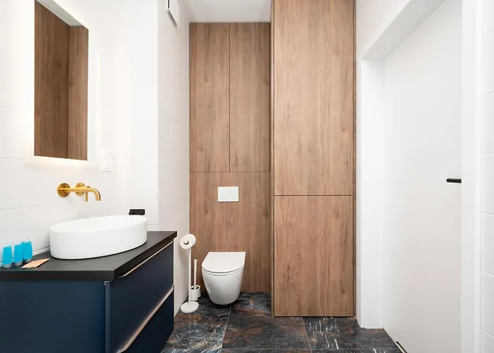 Wieniawskiego Chic By Bookinghost